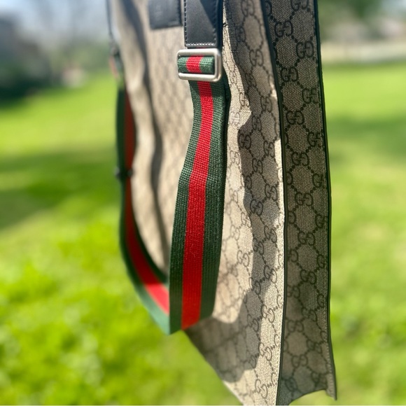 Soft GG Supreme Monogram Web Vertical Tote Bag - Picture 3 of 9